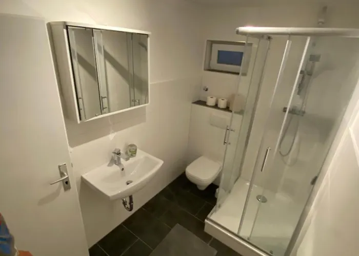 Work And Sleep 5 Bis 6 Pers Voll Ausgestattet Und Frisch Renoviert D5 Appartement